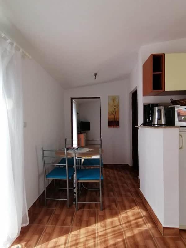 Apartment Krmpotic Vir Eksteriør billede